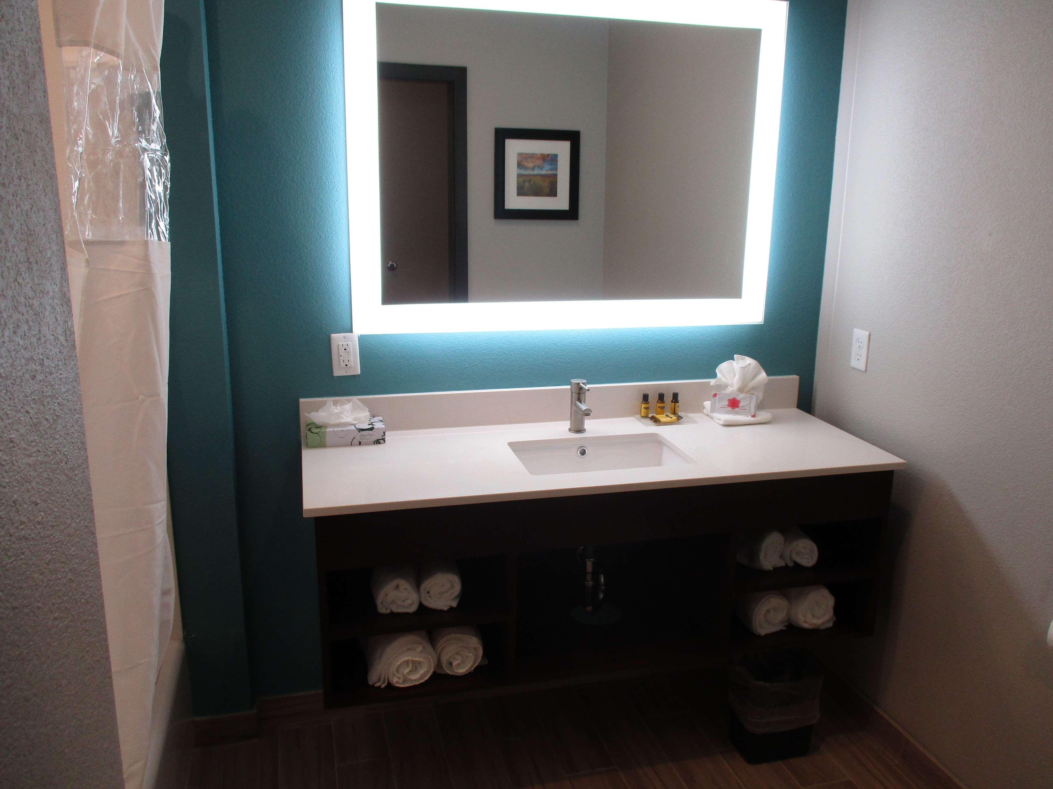 Best Western Plus Coweta'S 1St Hotel Bagian luar foto