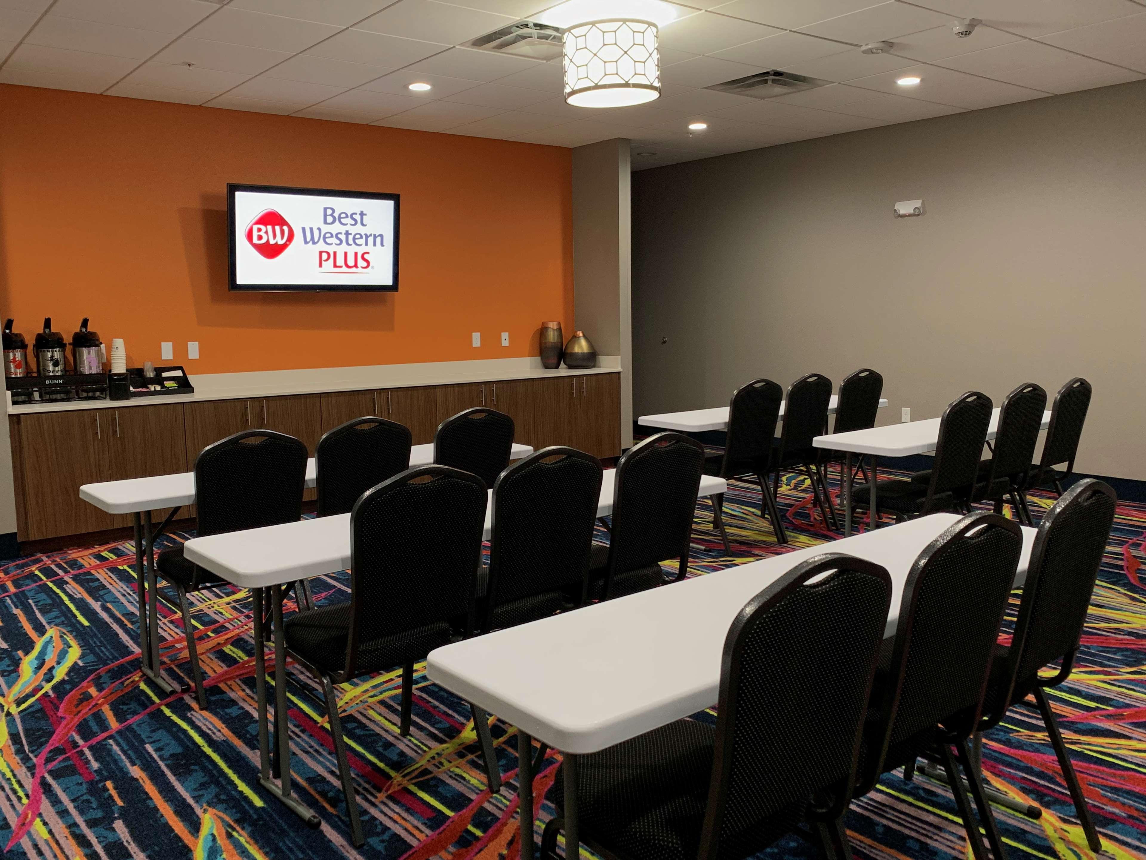 Best Western Plus Coweta'S 1St Hotel Bagian luar foto