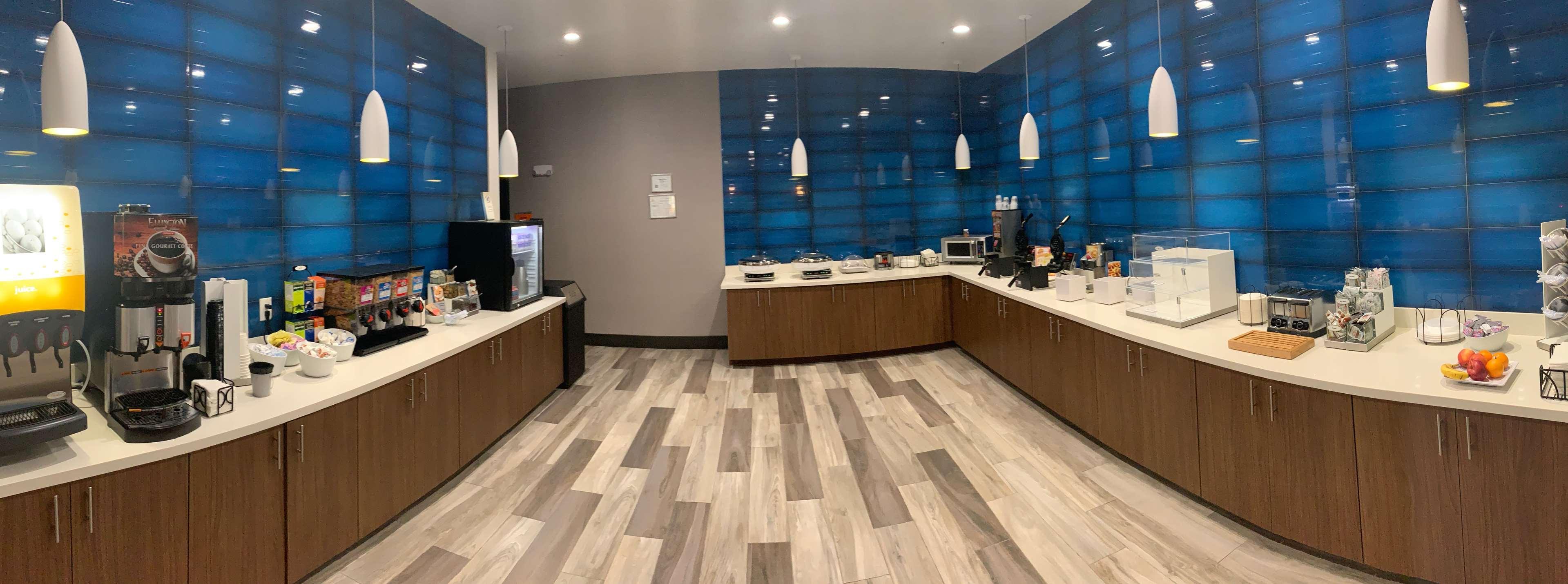 Best Western Plus Coweta'S 1St Hotel Bagian luar foto