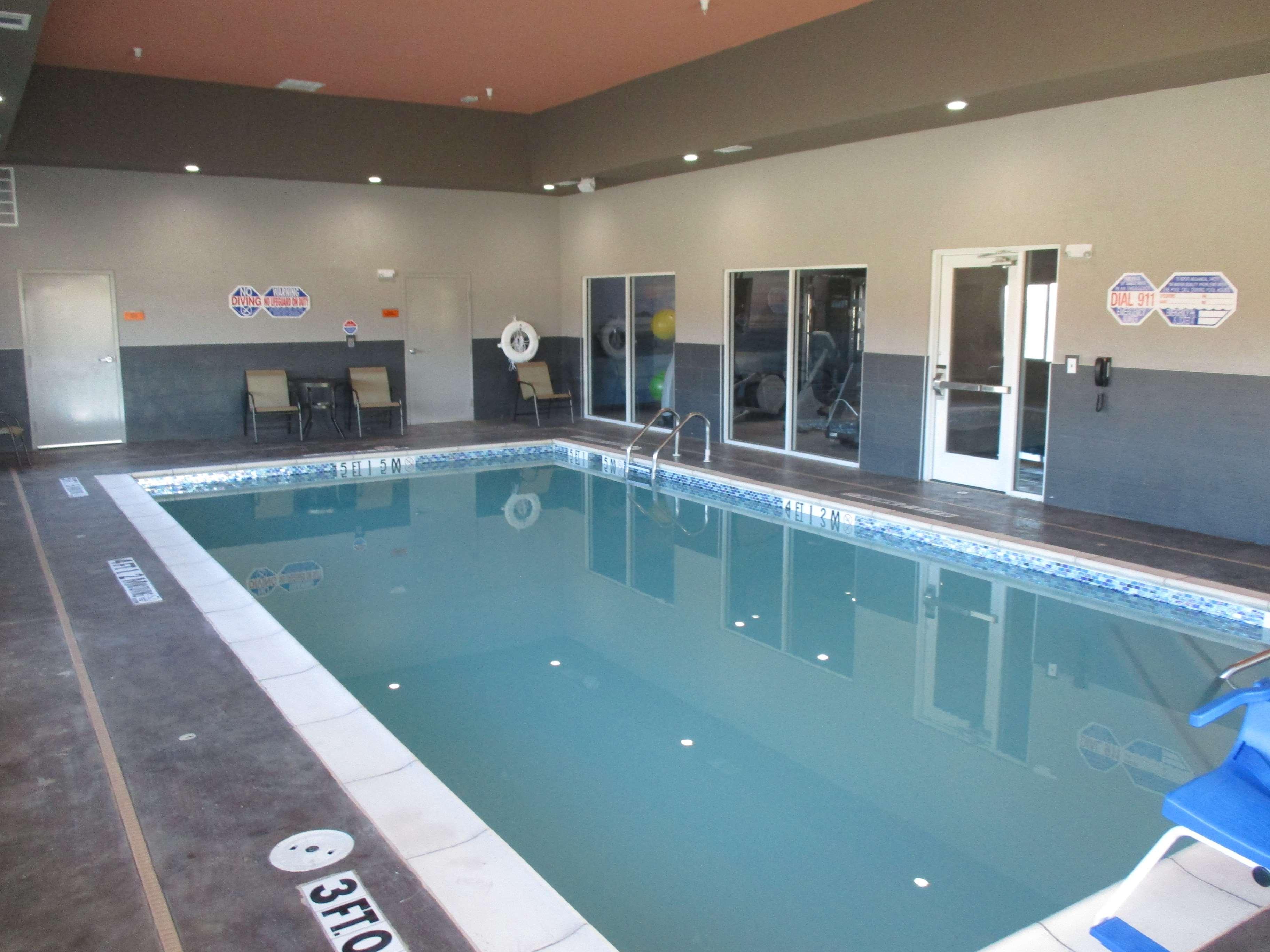Best Western Plus Coweta'S 1St Hotel Bagian luar foto