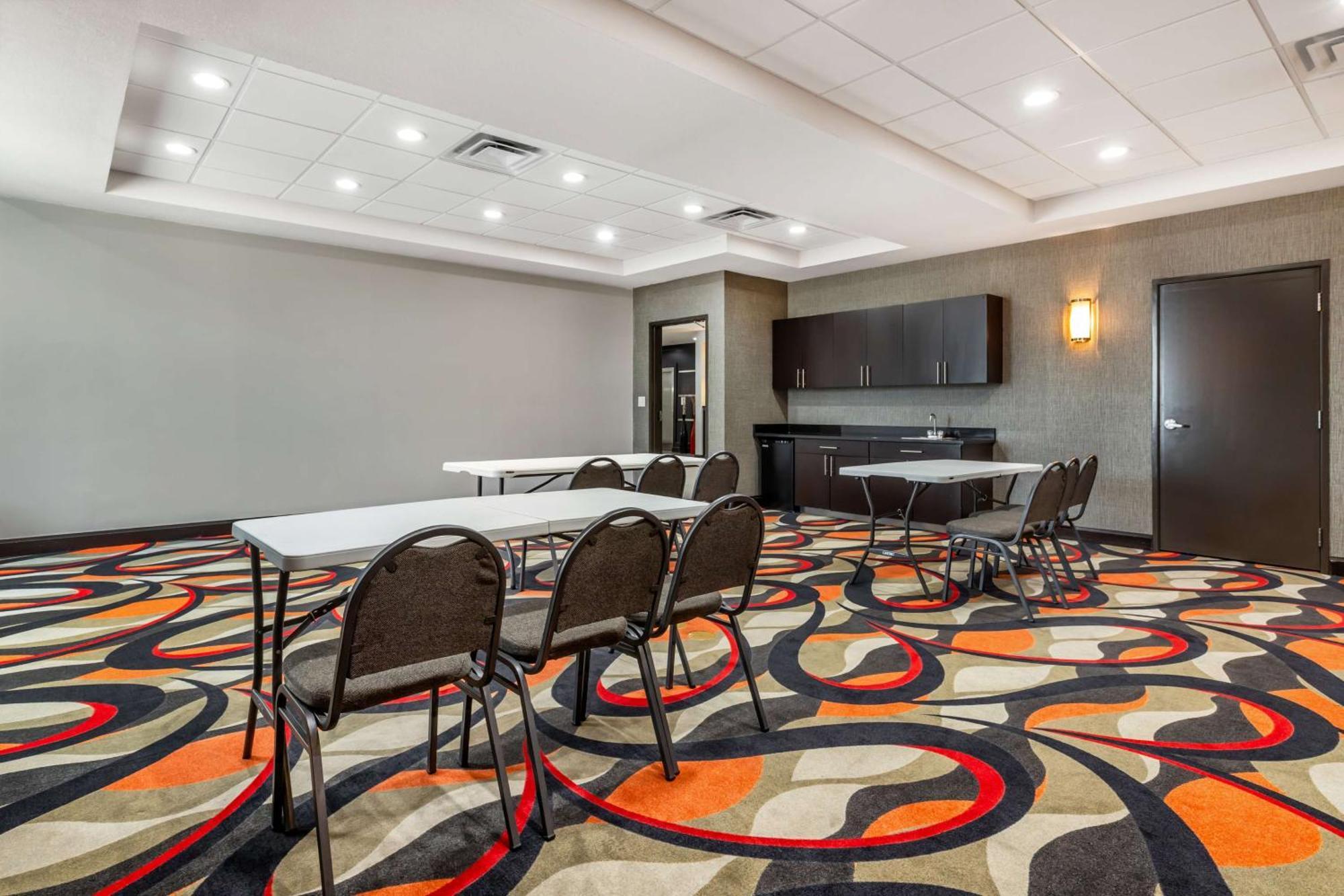 Best Western Plus Coweta'S 1St Hotel Bagian luar foto