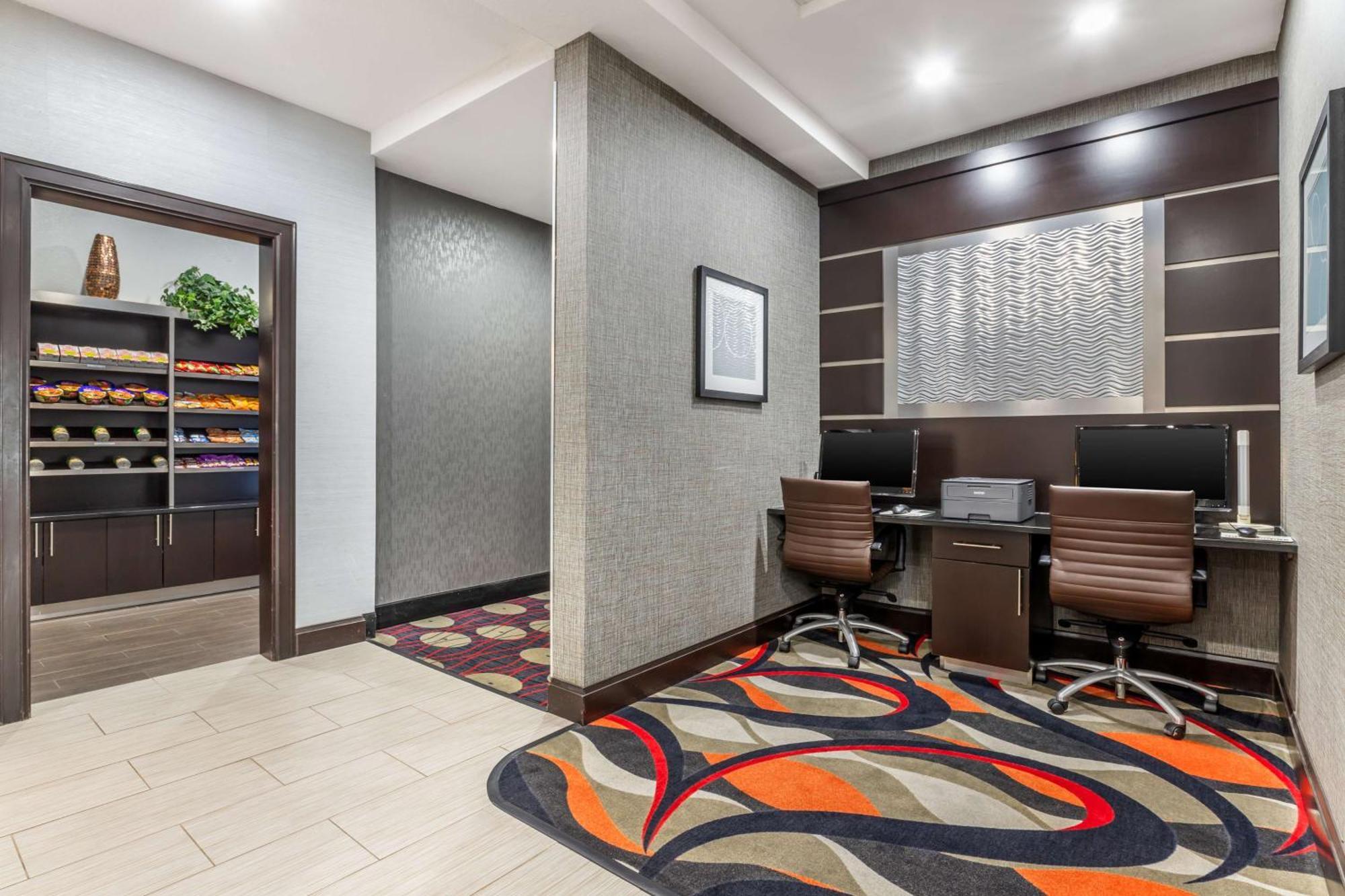 Best Western Plus Coweta'S 1St Hotel Bagian luar foto
