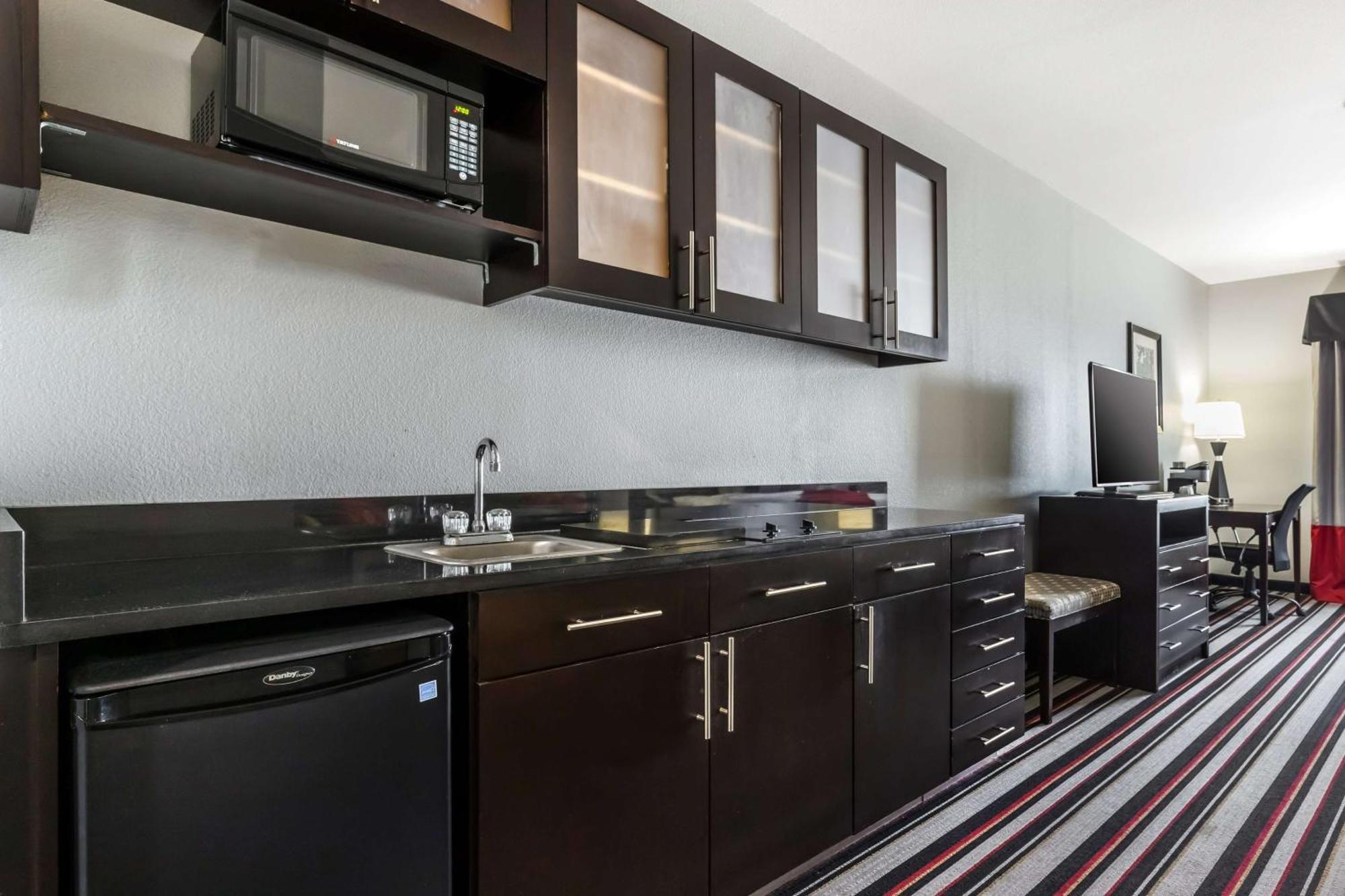 Best Western Plus Coweta'S 1St Hotel Bagian luar foto