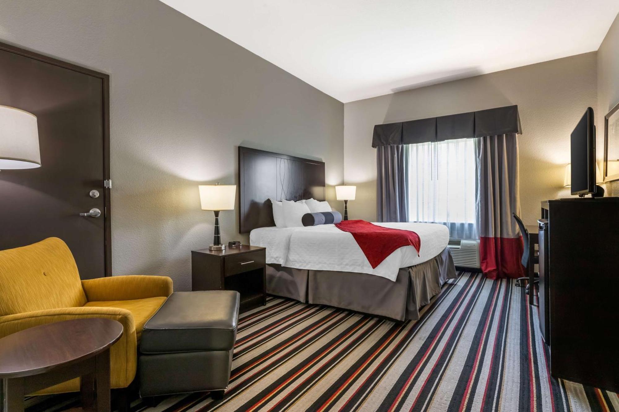 Best Western Plus Coweta'S 1St Hotel Bagian luar foto
